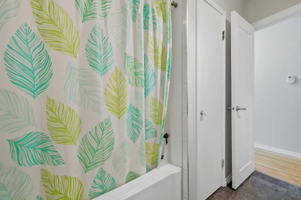 6208 37 Street SW Calgary AB T3E 5M8