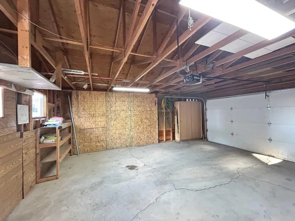 6208 37 Street SW Calgary AB T3E 5M8