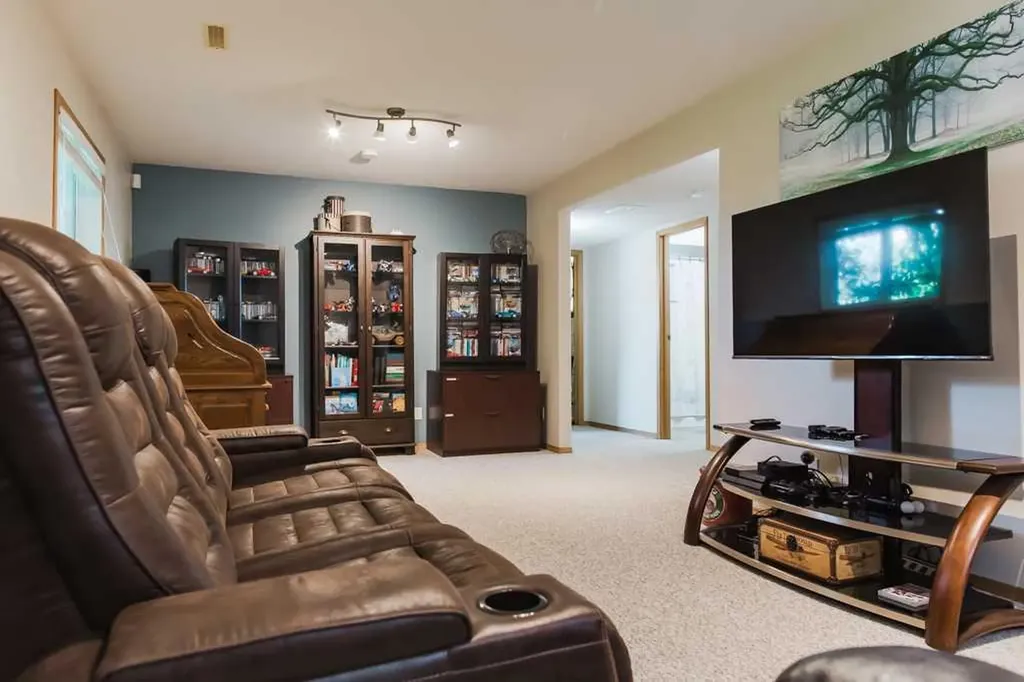 9125 129 Avenue Grande Prairie AB T8X 1R5