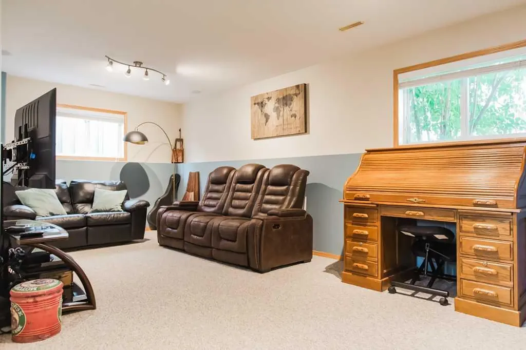 9125 129 Avenue Grande Prairie AB T8X 1R5
