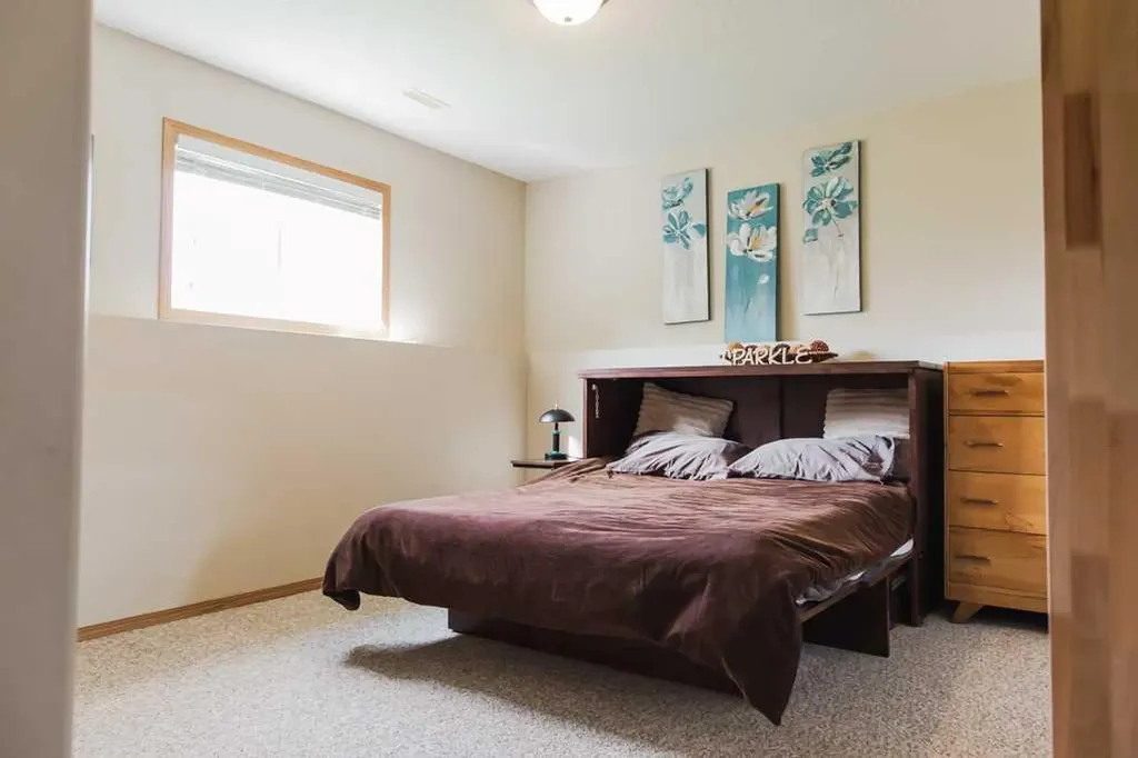 9125 129 Avenue Grande Prairie AB T8X 1R5