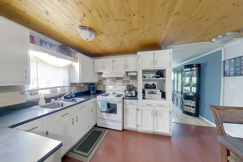 404 6 Avenue NW Slave Lake AB T0G 2A1