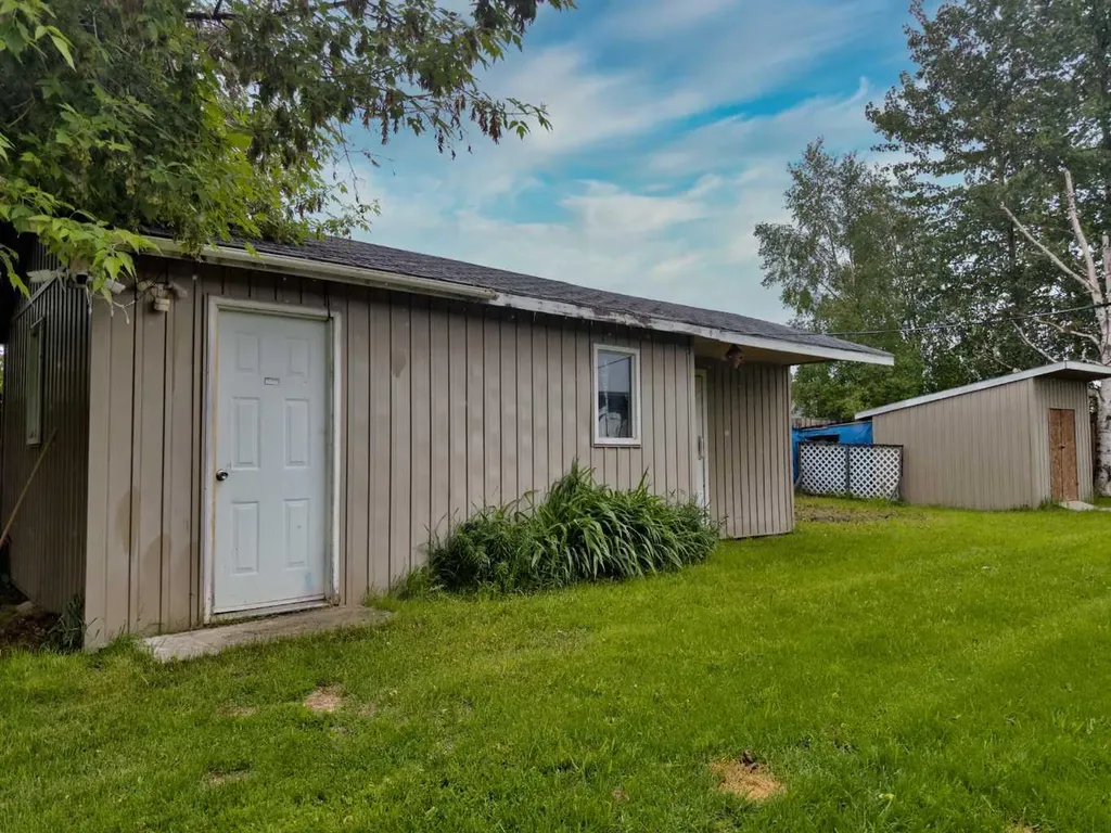 404 6 Avenue NW Slave Lake AB T0G 2A1