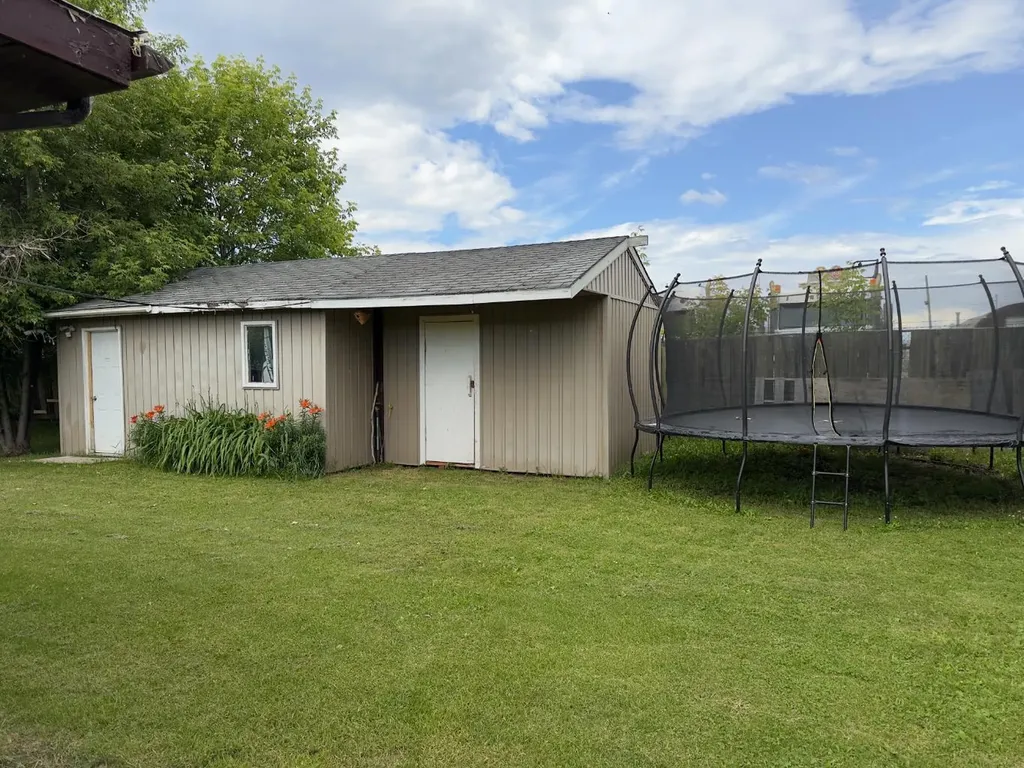 404 6 Avenue NW Slave Lake AB T0G 2A1