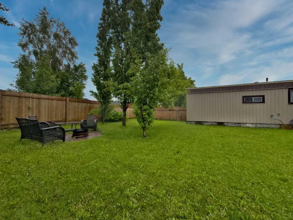 404 6 Avenue NW Slave Lake AB T0G 2A1