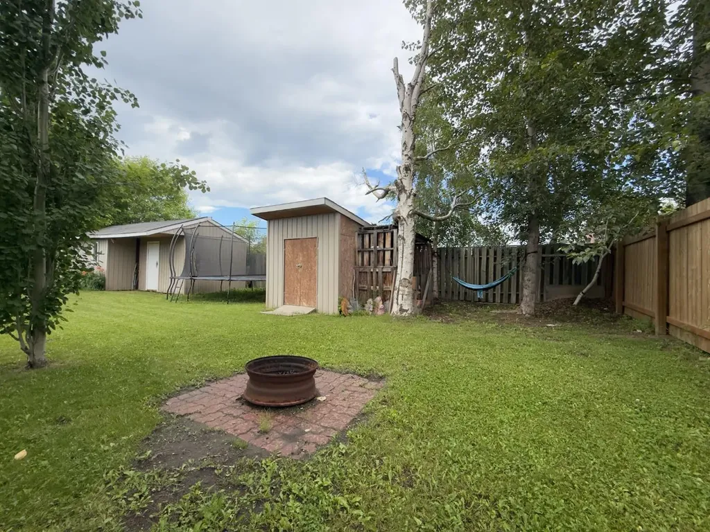 404 6 Avenue NW Slave Lake AB T0G 2A1