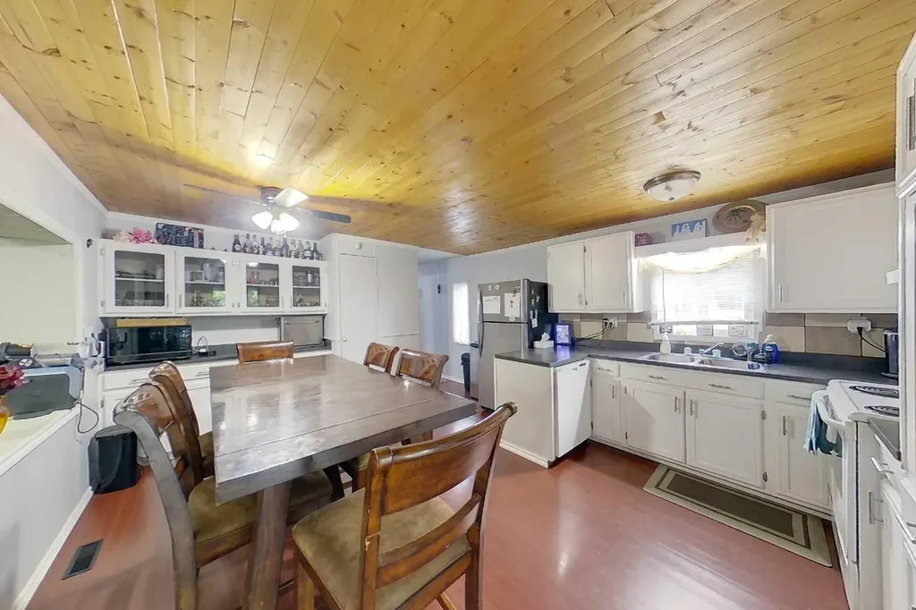 404 6 Avenue NW Slave Lake AB T0G 2A1