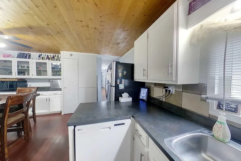 404 6 Avenue NW Slave Lake AB T0G 2A1