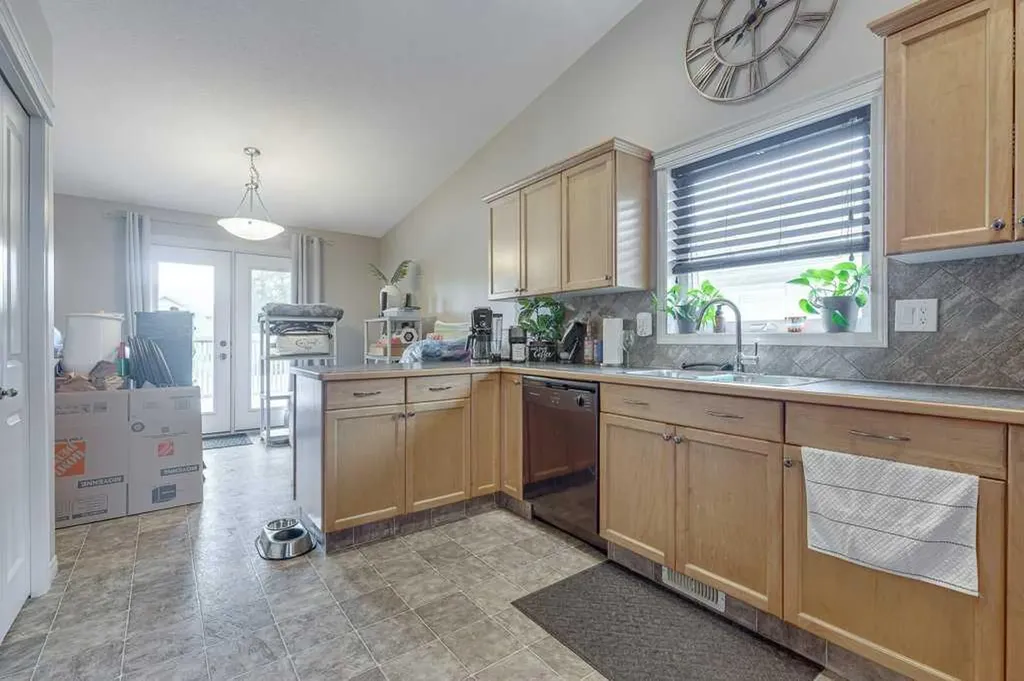 39 Isaacson Crescent Red Deer AB T4R3N1