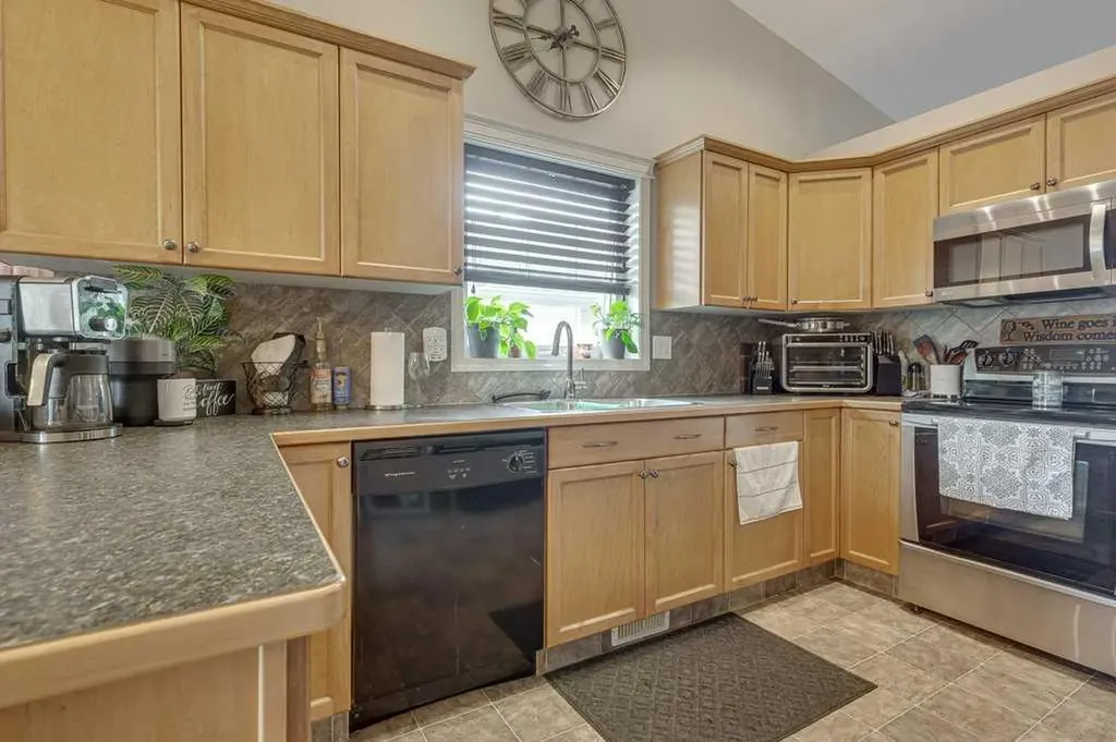 39 Isaacson Crescent Red Deer AB T4R3N1
