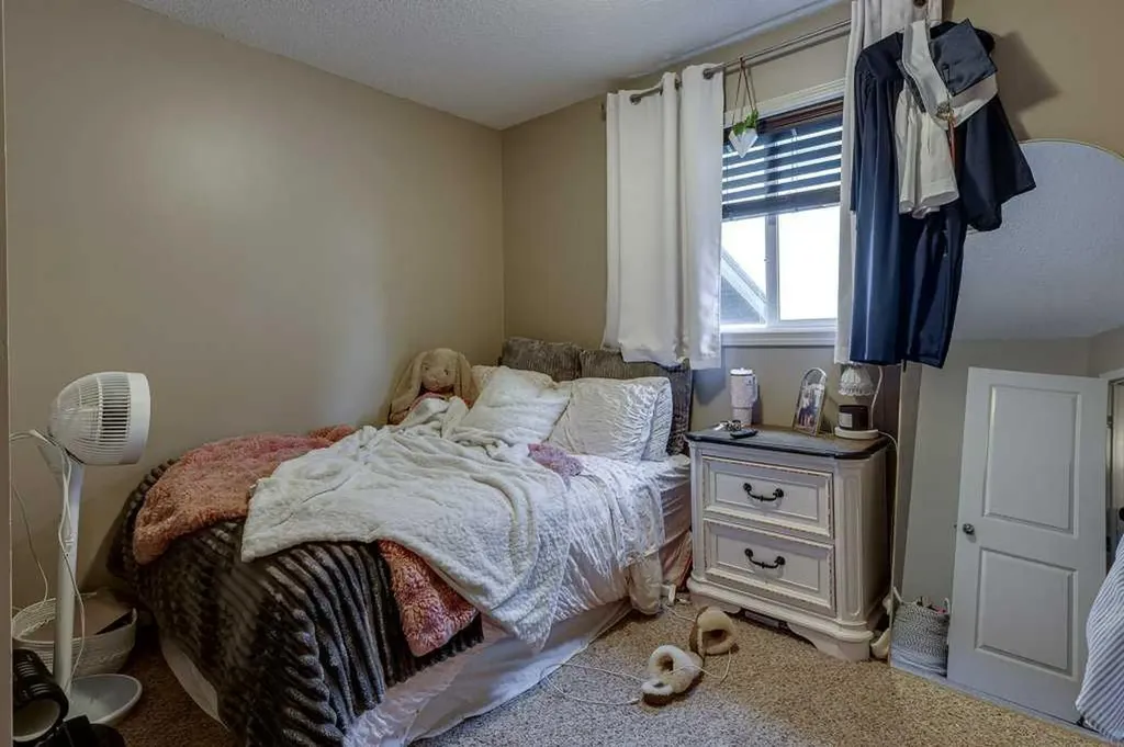 39 Isaacson Crescent Red Deer AB T4R3N1