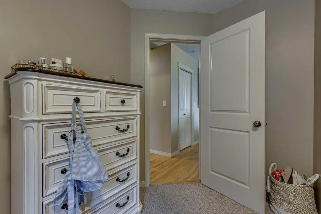39 Isaacson Crescent Red Deer AB T4R3N1