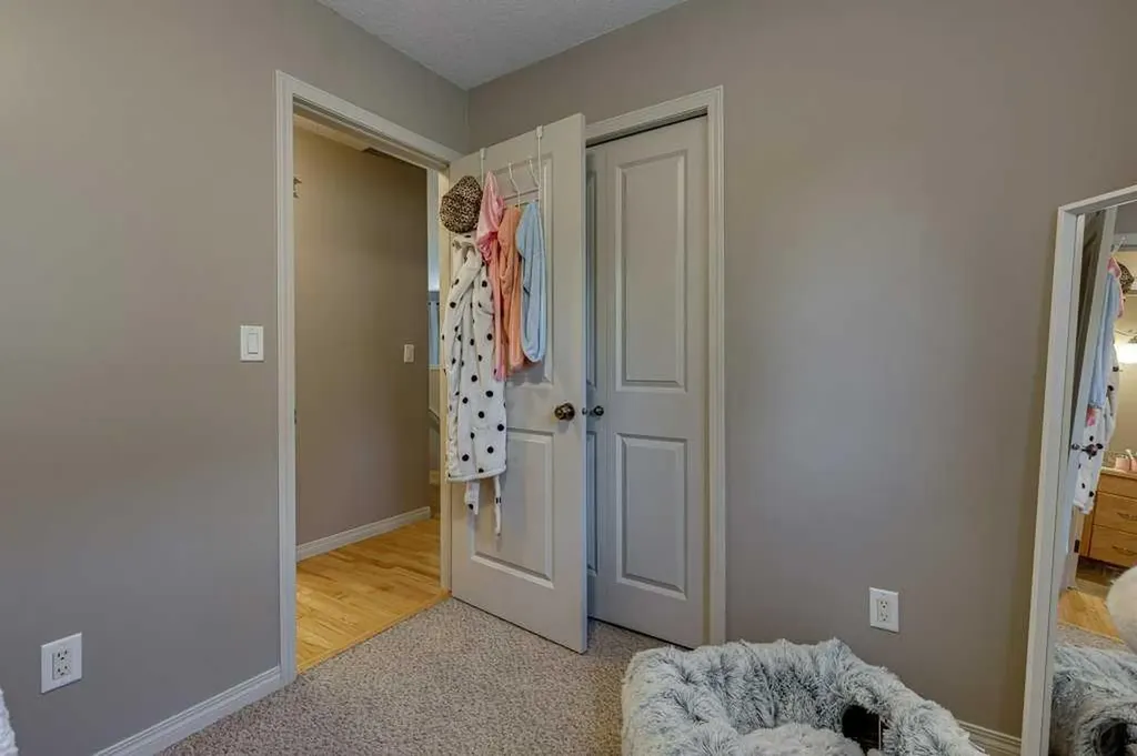39 Isaacson Crescent Red Deer AB T4R3N1