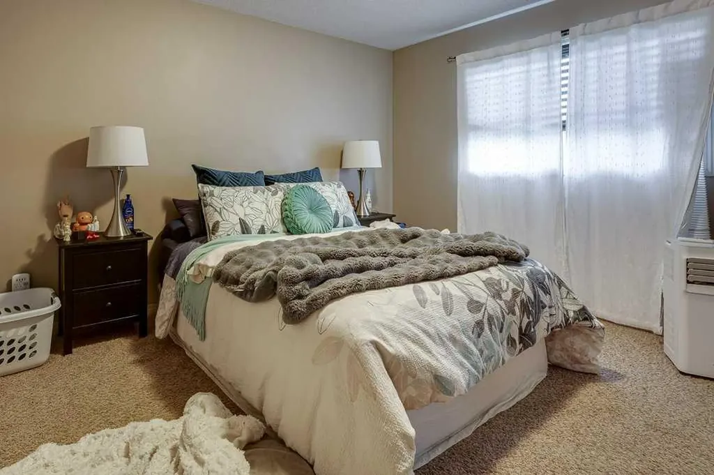 39 Isaacson Crescent Red Deer AB T4R3N1
