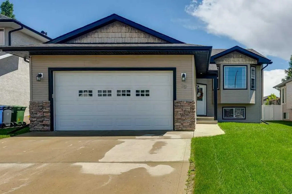 39 Isaacson Crescent Red Deer AB T4R3N1