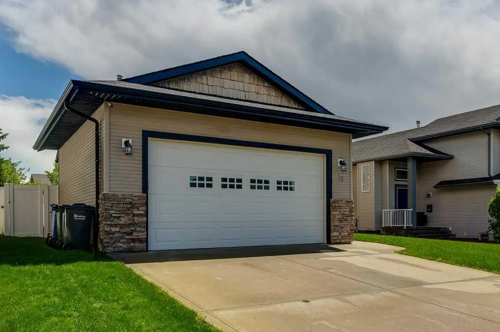 39 Isaacson Crescent Red Deer AB T4R3N1