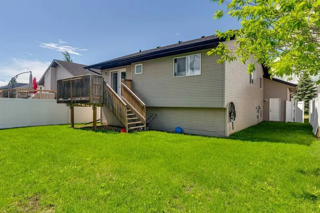 39 Isaacson Crescent Red Deer AB T4R3N1