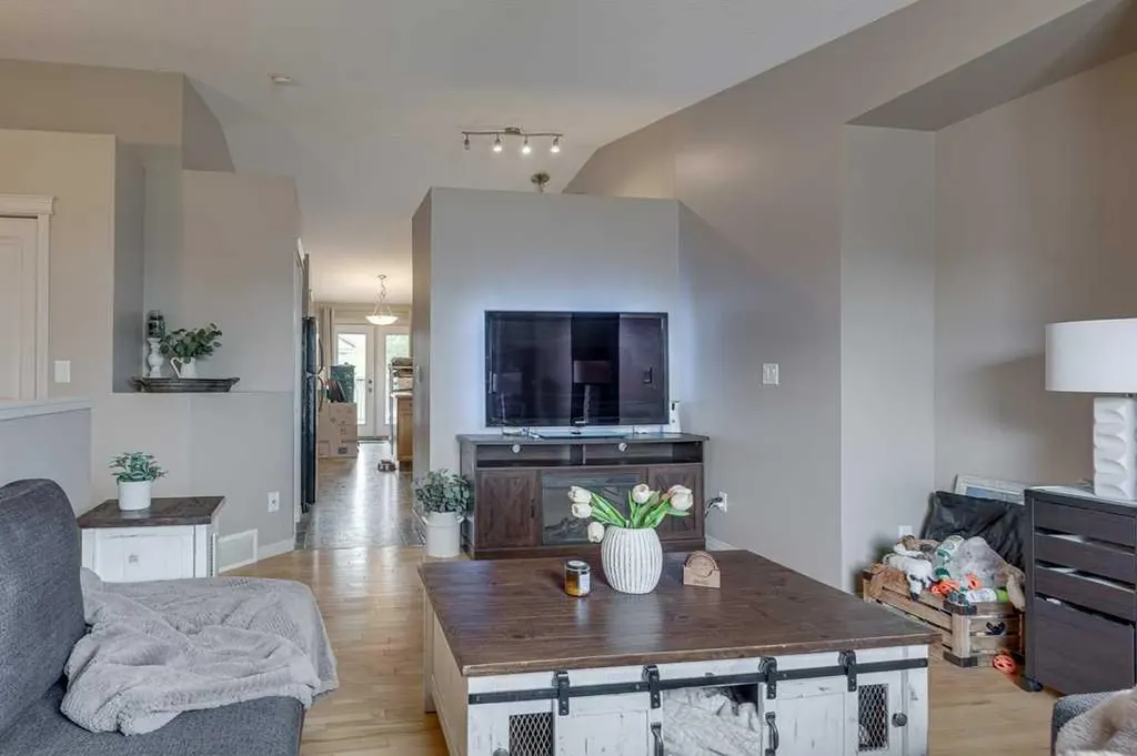 39 Isaacson Crescent Red Deer AB T4R3N1