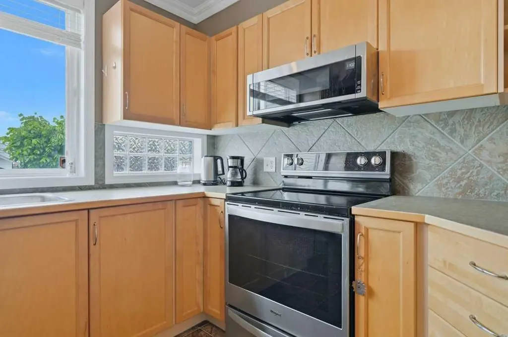 358 Prestwick Circle SE Calgary AB T2Z 4P4