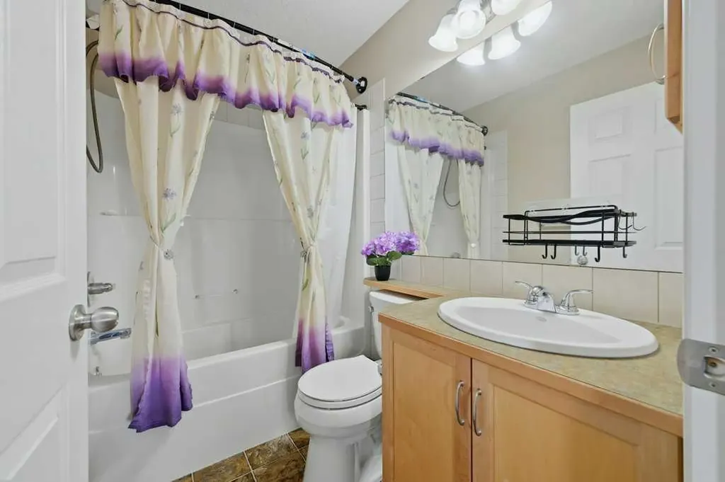 358 Prestwick Circle SE Calgary AB T2Z 4P4