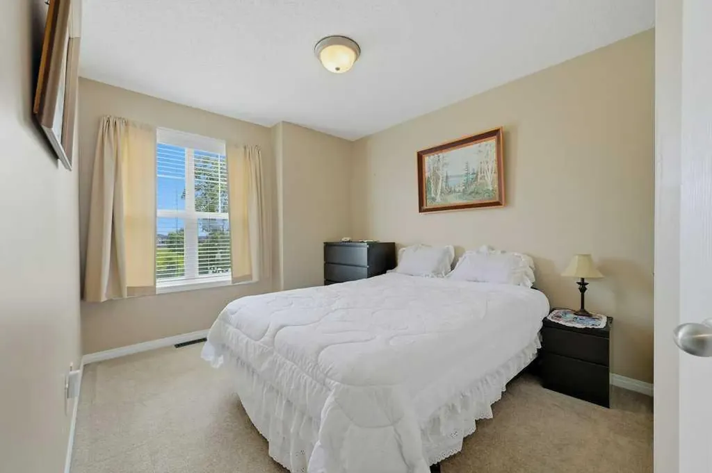 358 Prestwick Circle SE Calgary AB T2Z 4P4