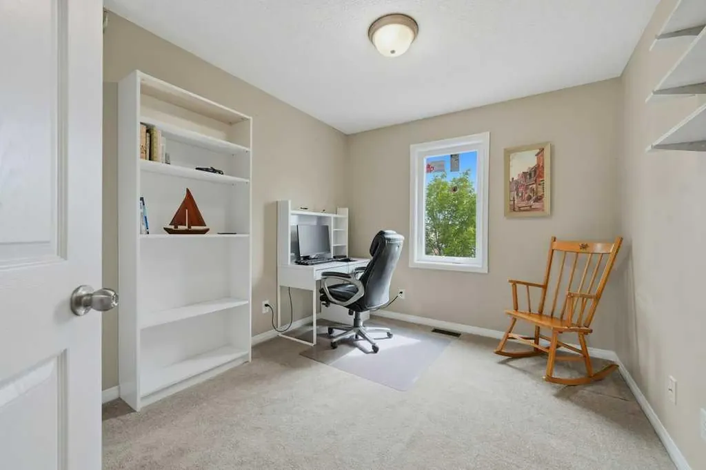 358 Prestwick Circle SE Calgary AB T2Z 4P4