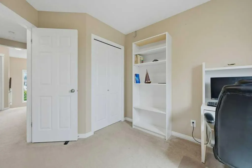 358 Prestwick Circle SE Calgary AB T2Z 4P4