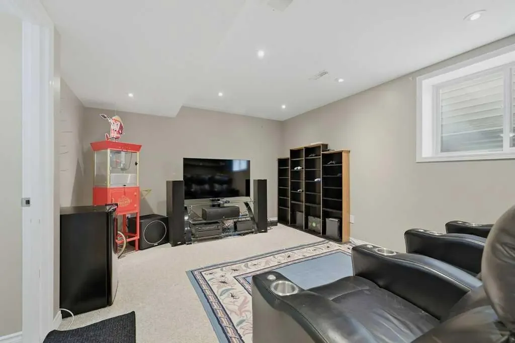 358 Prestwick Circle SE Calgary AB T2Z 4P4