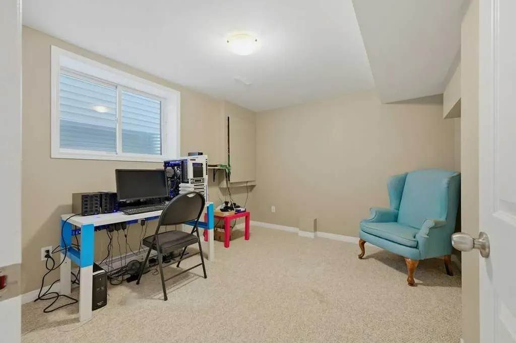 358 Prestwick Circle SE Calgary AB T2Z 4P4