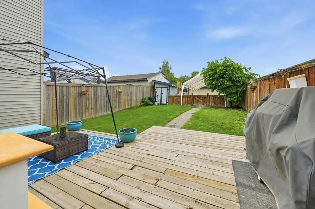 358 Prestwick Circle SE Calgary AB T2Z 4P4