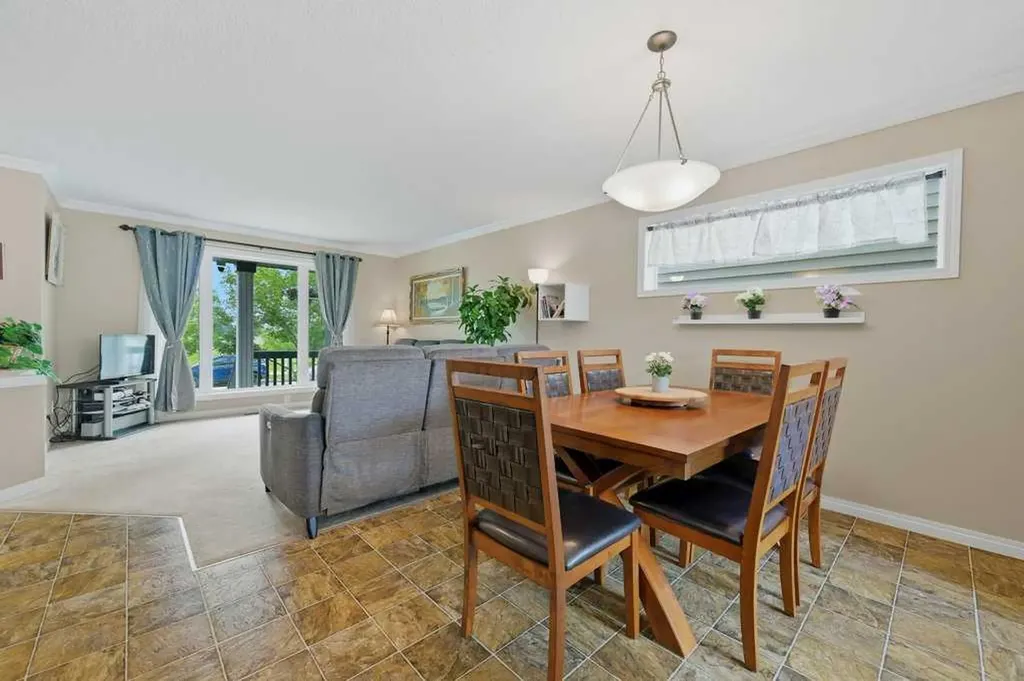 358 Prestwick Circle SE Calgary AB T2Z 4P4