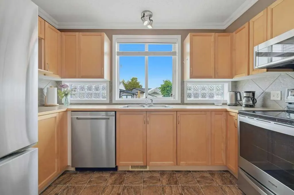 358 Prestwick Circle SE Calgary AB T2Z 4P4