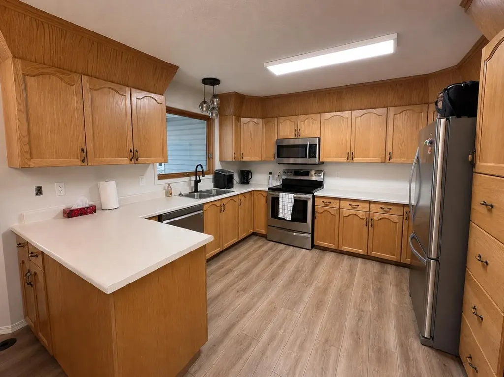 1114 6 Avenue W Beaverlodge AB T0H 0C0