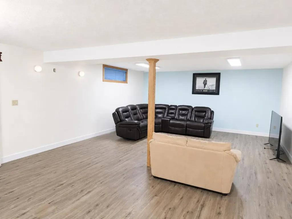 1114 6 Avenue W Beaverlodge AB T0H 0C0
