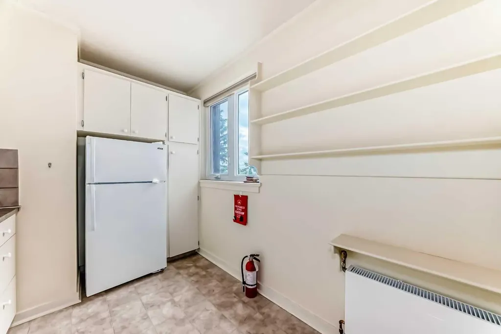 3339 Rideau Place SW Calgary AB T2S 1Z5