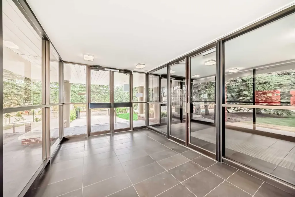 3339 Rideau Place SW Calgary AB T2S 1Z5