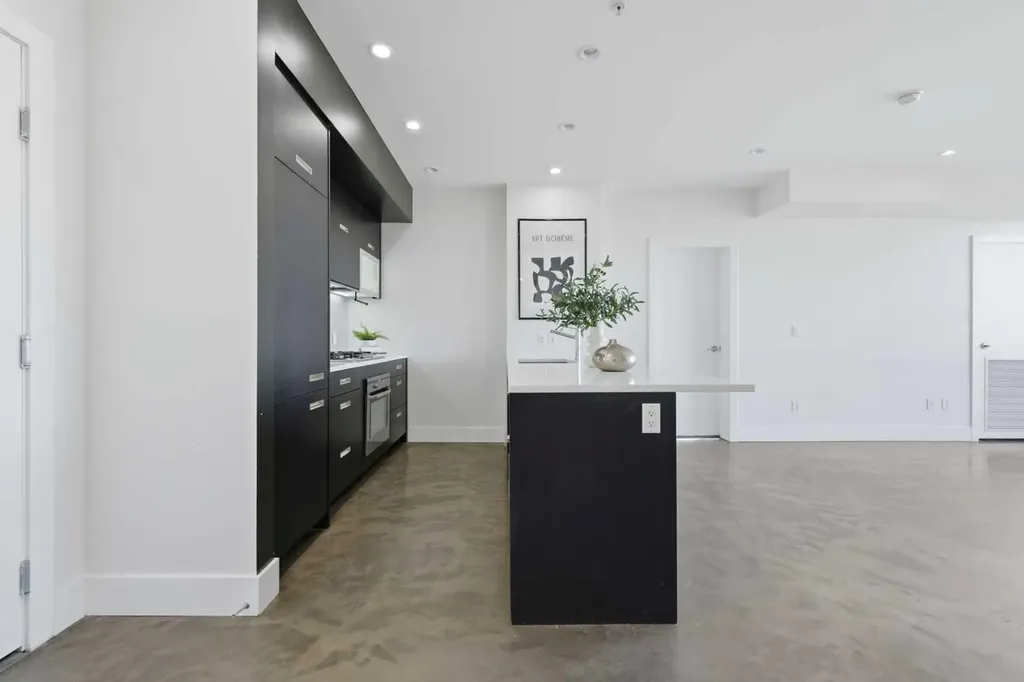 2505 17 Avenue SW Calgary AB T3E 7V3