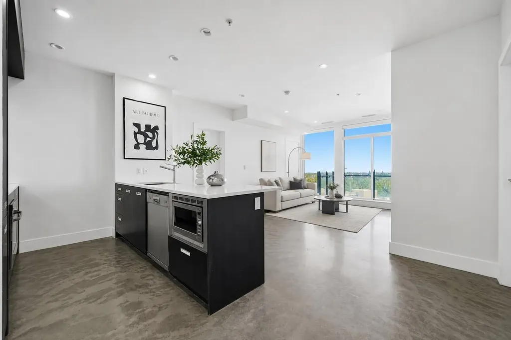 2505 17 Avenue SW Calgary AB T3E 7V3
