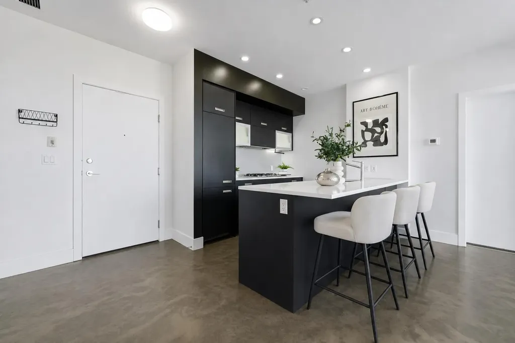 2505 17 Avenue SW Calgary AB T3E 7V3