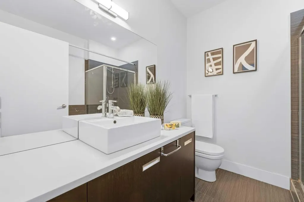 2505 17 Avenue SW Calgary AB T3E 7V3