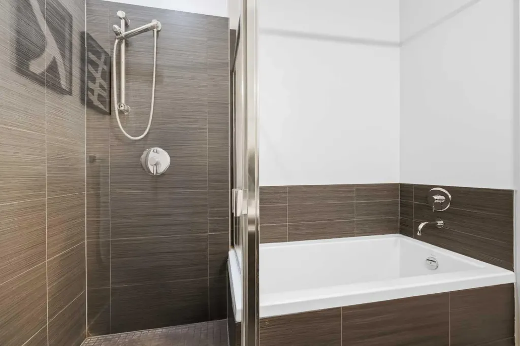 2505 17 Avenue SW Calgary AB T3E 7V3