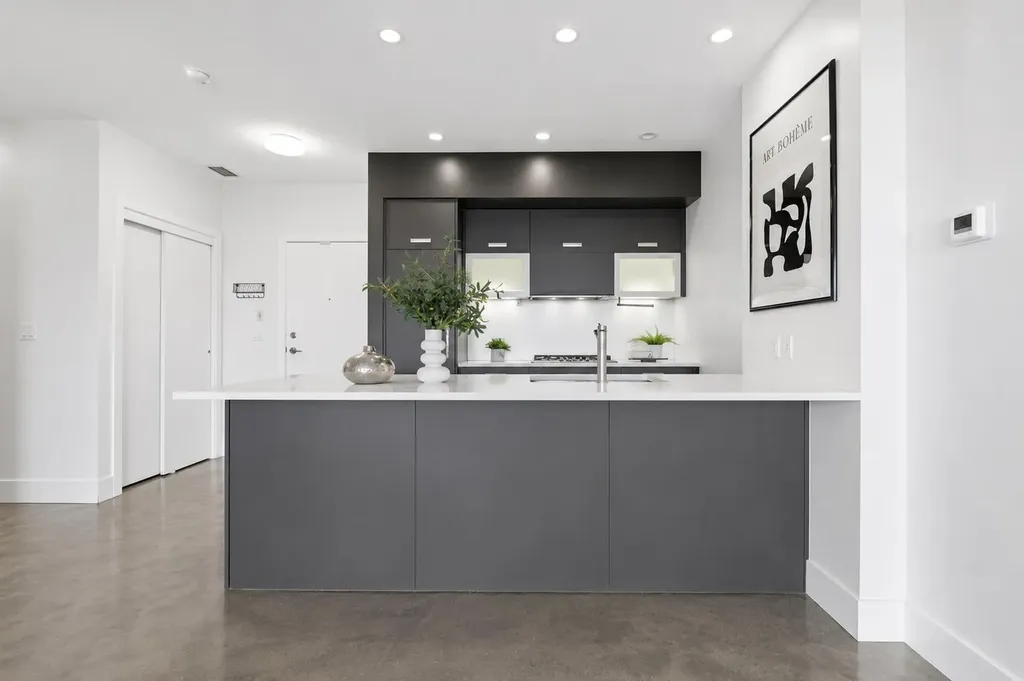 2505 17 Avenue SW Calgary AB T3E 7V3