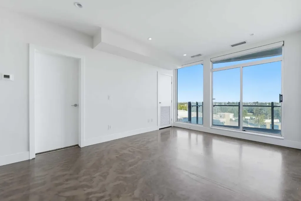 2505 17 Avenue SW Calgary AB T3E 7V3