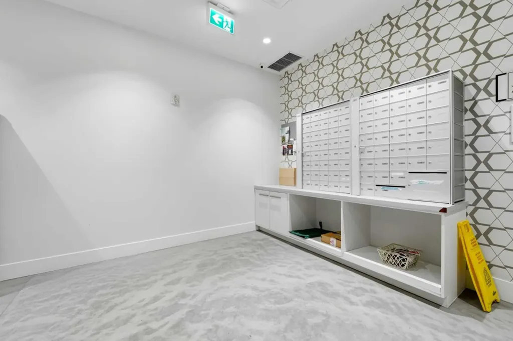 2505 17 Avenue SW Calgary AB T3E 7V3