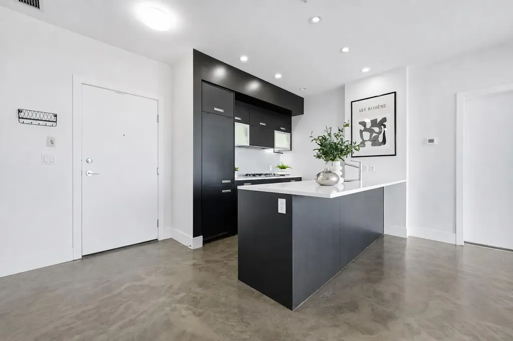 2505 17 Avenue SW Calgary AB T3E 7V3