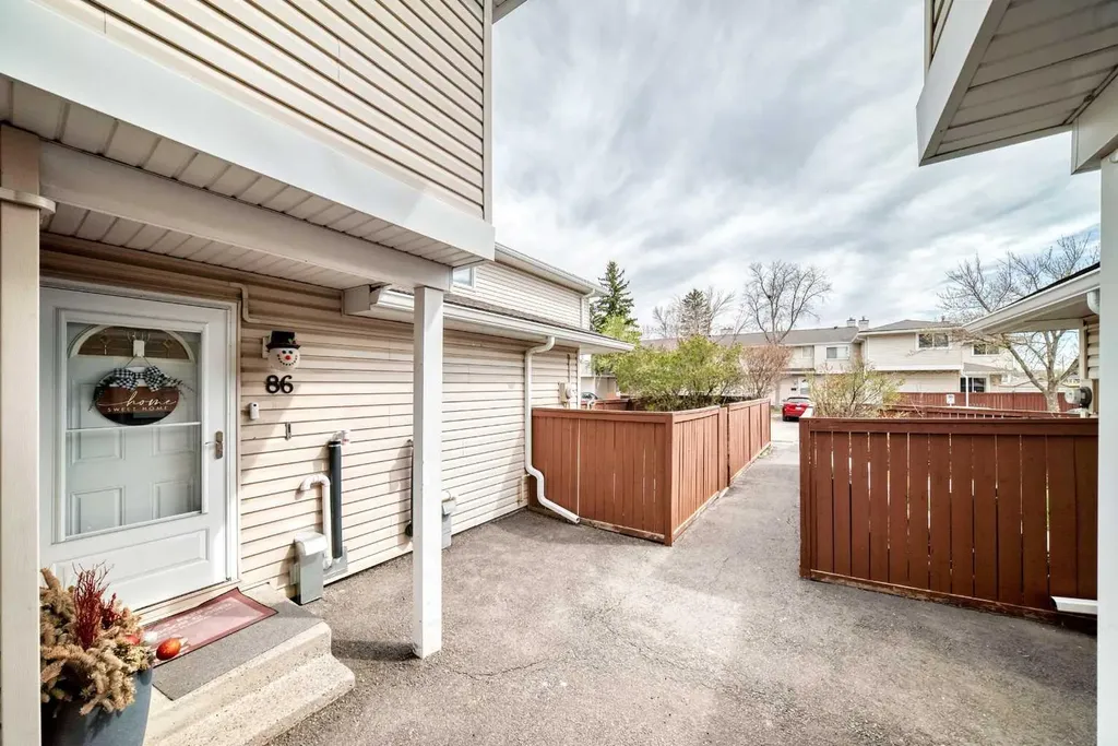 1155 Falconridge Drive NE Calgary AB T3J1E1