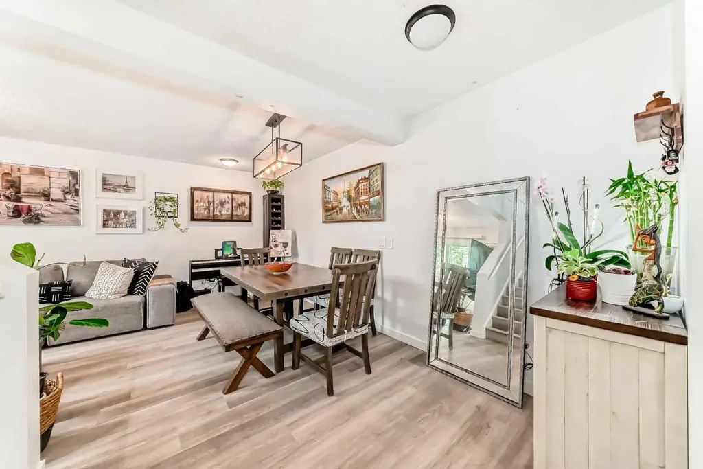 1155 Falconridge Drive NE Calgary AB T3J1E1