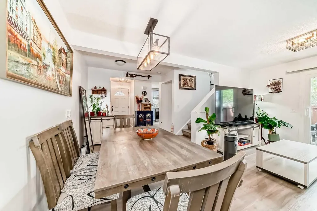 1155 Falconridge Drive NE Calgary AB T3J1E1
