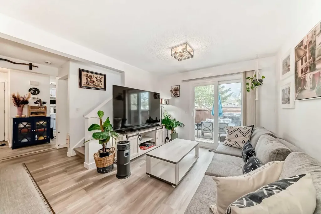 1155 Falconridge Drive NE Calgary AB T3J1E1