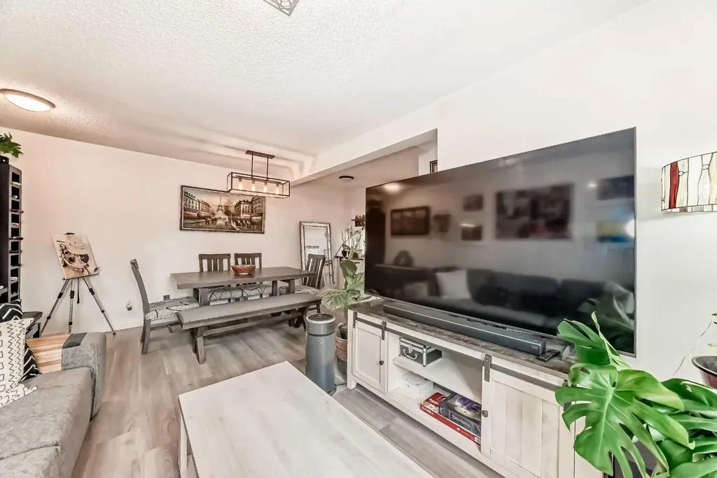 1155 Falconridge Drive NE Calgary AB T3J1E1